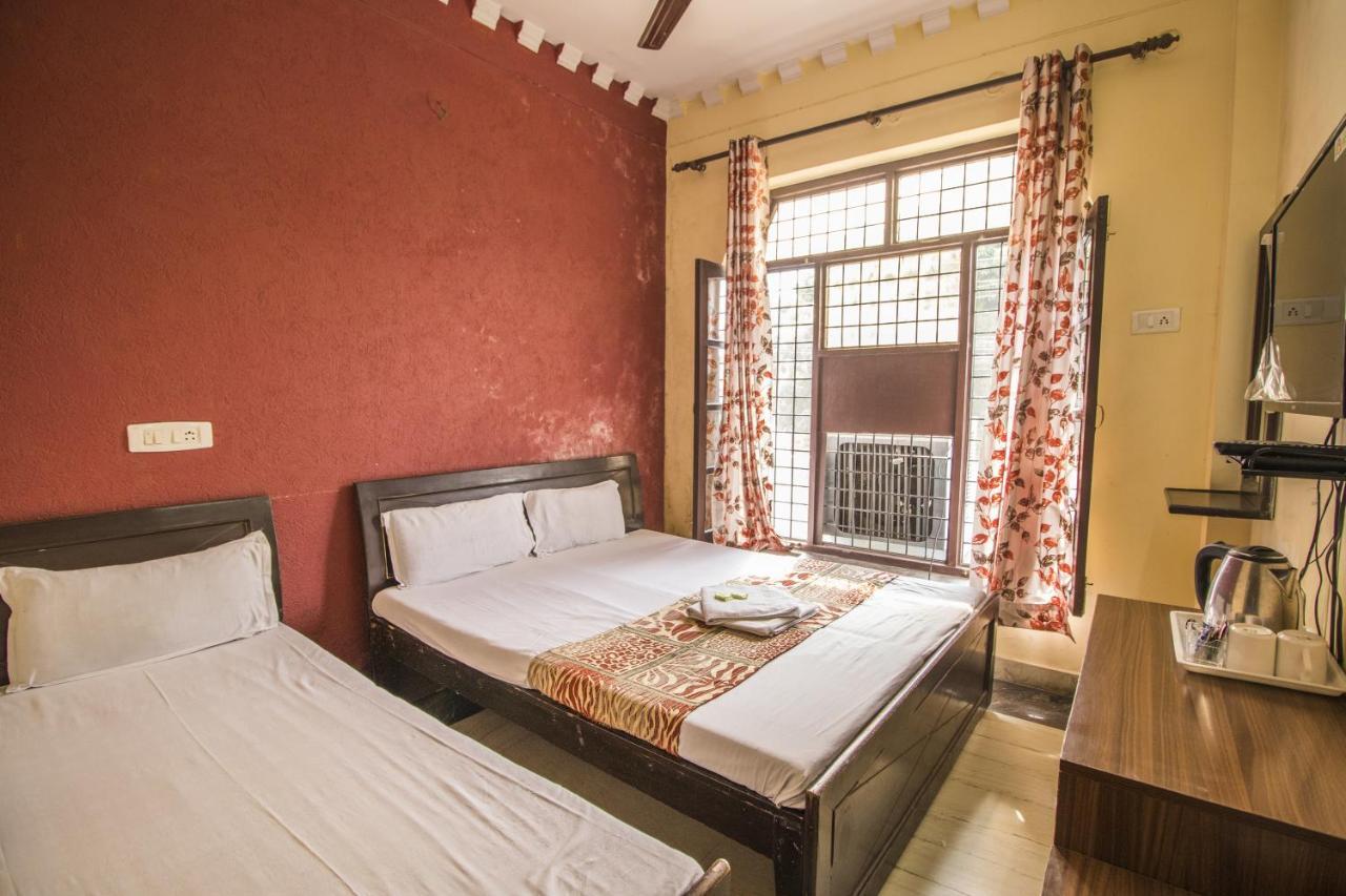 Hotel Bajaj Inn Dehradun Luaran gambar